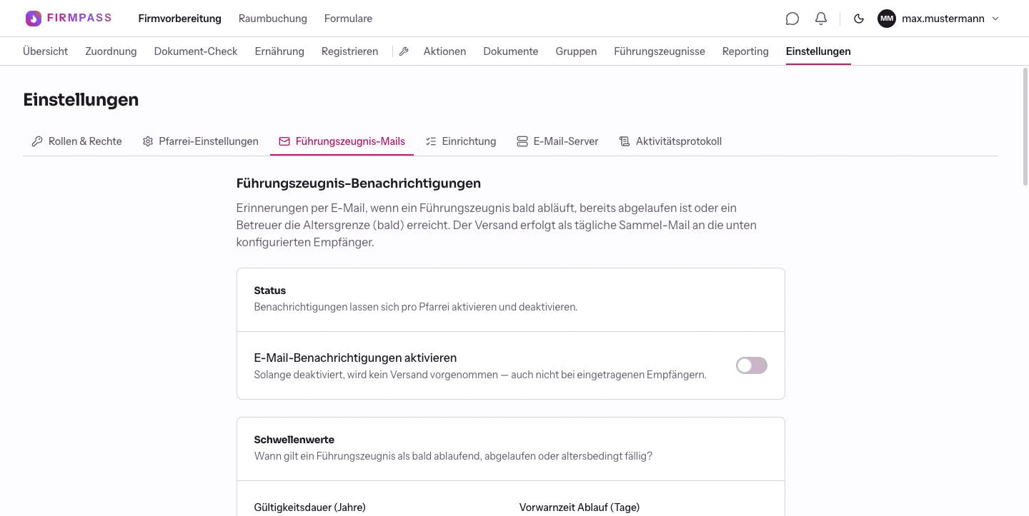 Die Seite Führungszeugnis-Benachrichtigungen mit dem ausgeschalteten Schalter E-Mail-Benachrichtigungen aktivieren.
