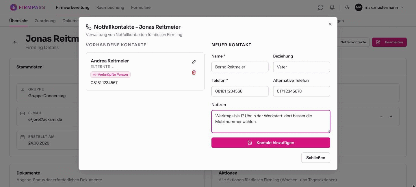 Das ausgefüllte Formular Neuer Kontakt mit Name Bernd Reitmeier, Beziehung Vater, zwei Telefonnummern und einer Notiz.